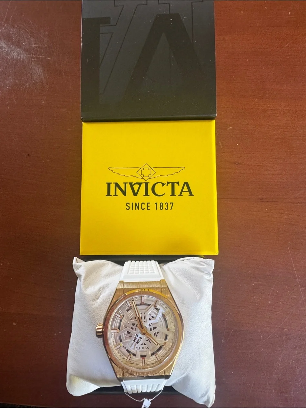 nvicta Men’s Skeleton Watch Gold Tone White Silicone Strap